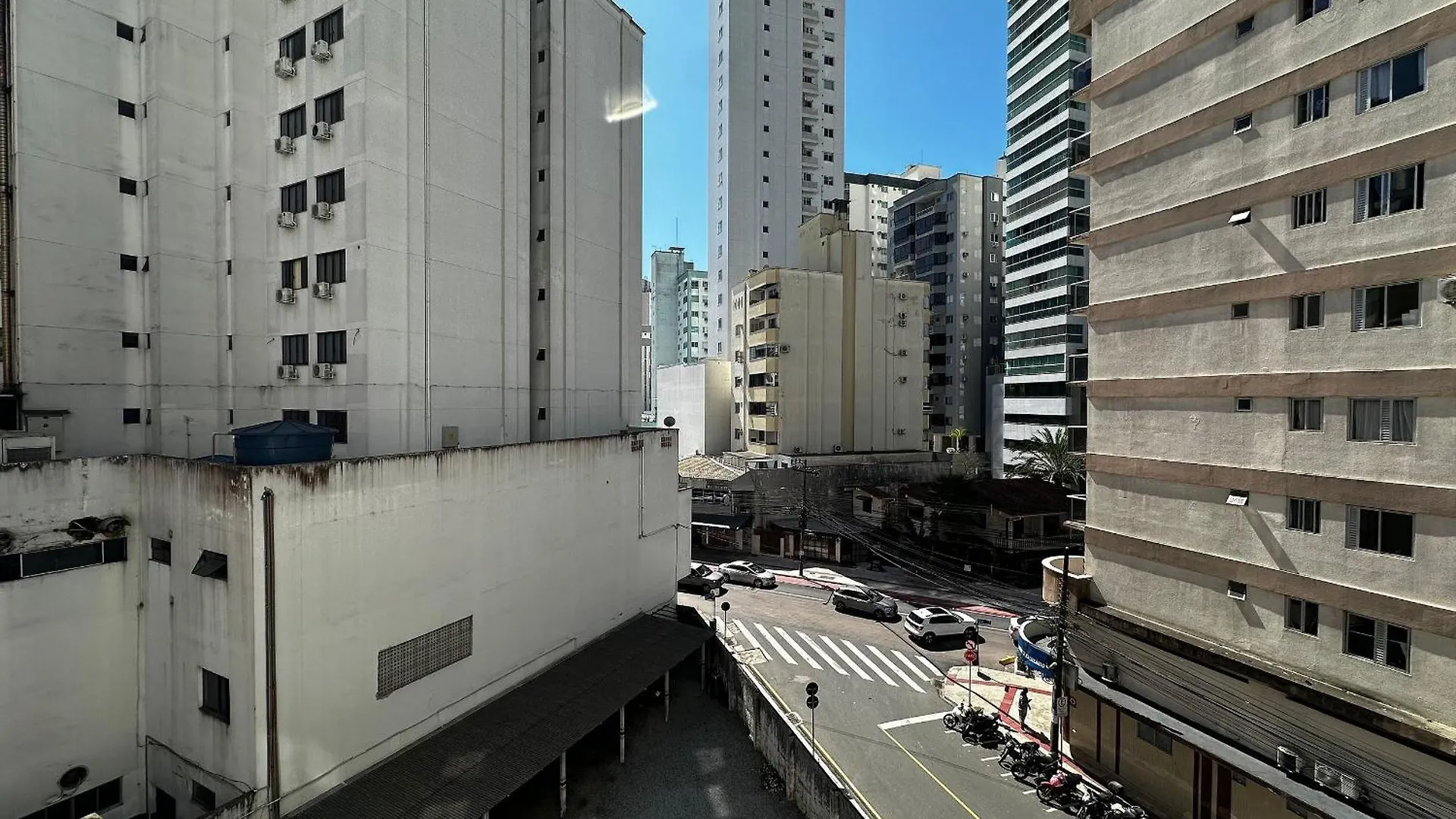 Ip01- 2 Quartos| Telas Protecao| Garagem| Centro Balneario Camboriu Daire