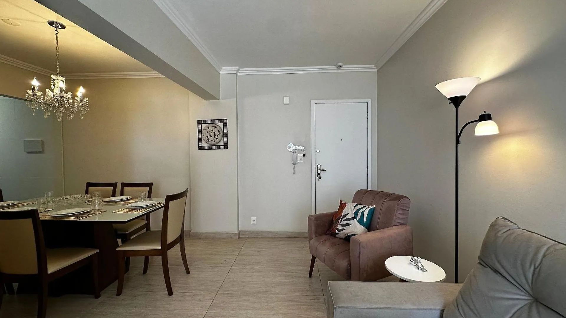 Ip01- 2 Quartos| Telas Protecao| Garagem| Centro Balneário Camboriú Apartment