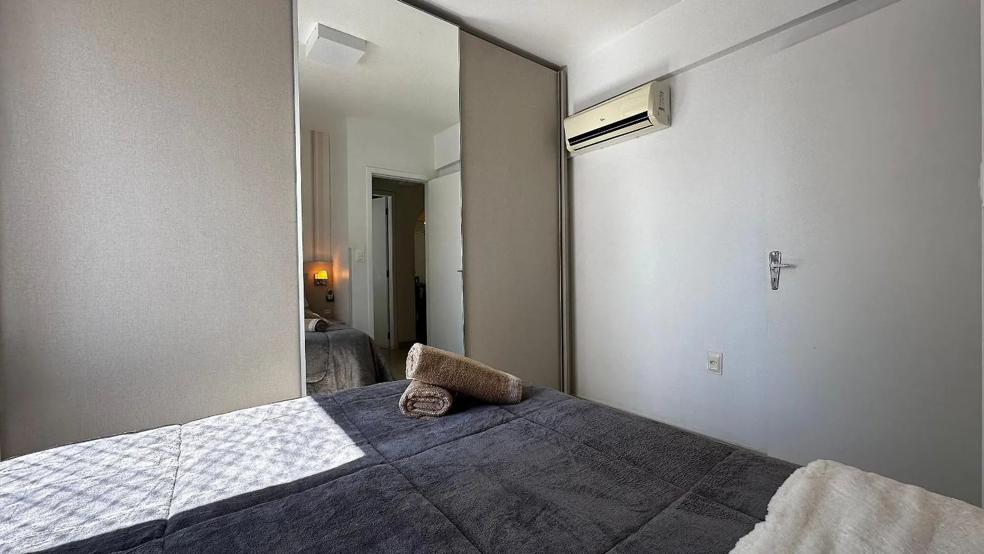 Ip01- 2 Quartos| Telas Protecao| Garagem| Centro Balneário Camboriú Appartement
